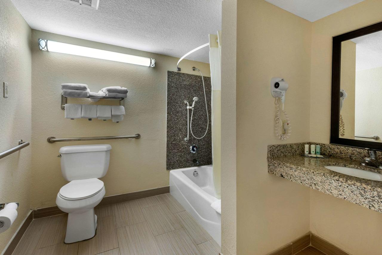 Quality Inn Daytona Beach Oceanfront - thumb 6