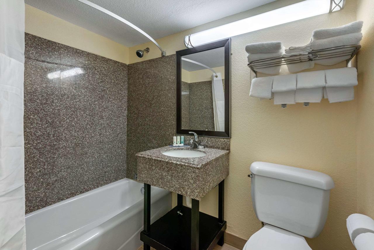 Quality Inn Daytona Beach Oceanfront - thumb 37
