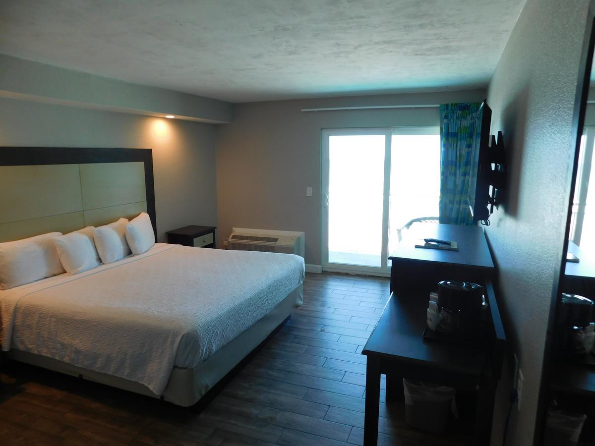 Boardwalk Inn And Suites - thumb 6