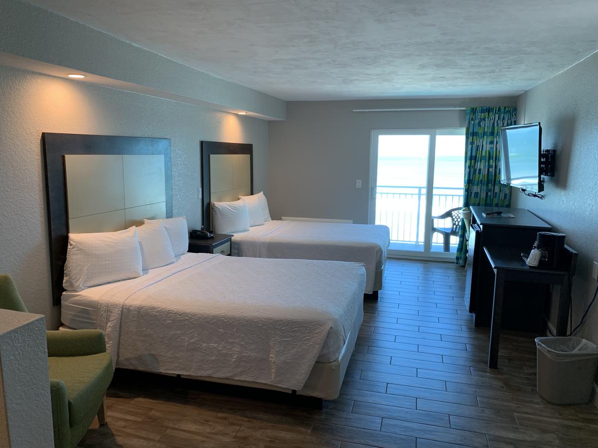 Boardwalk Inn And Suites - thumb 32