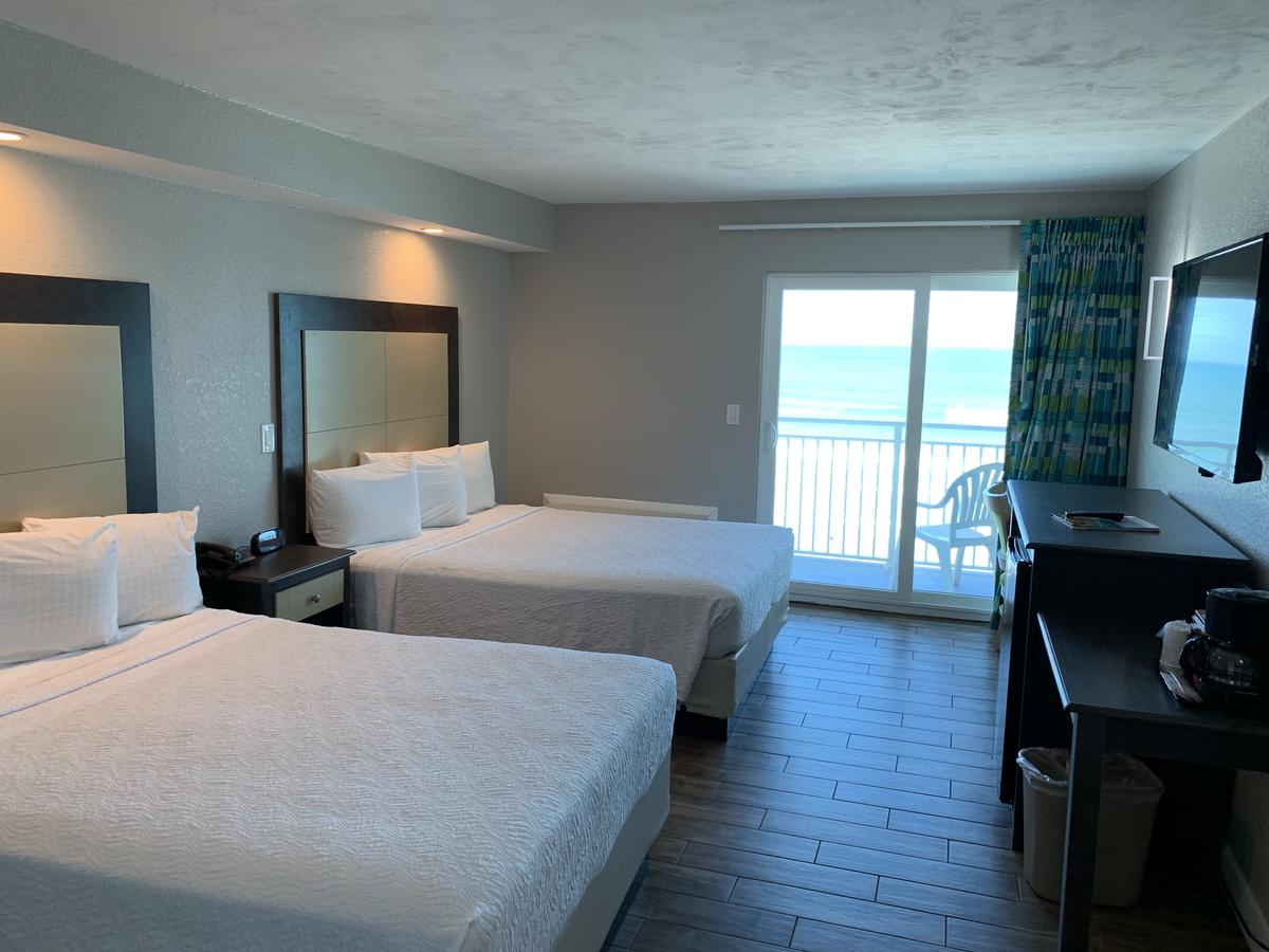 Boardwalk Inn And Suites - thumb 38