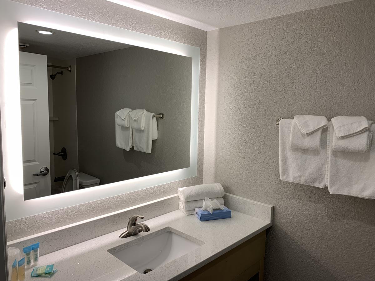 Boardwalk Inn And Suites - thumb 37