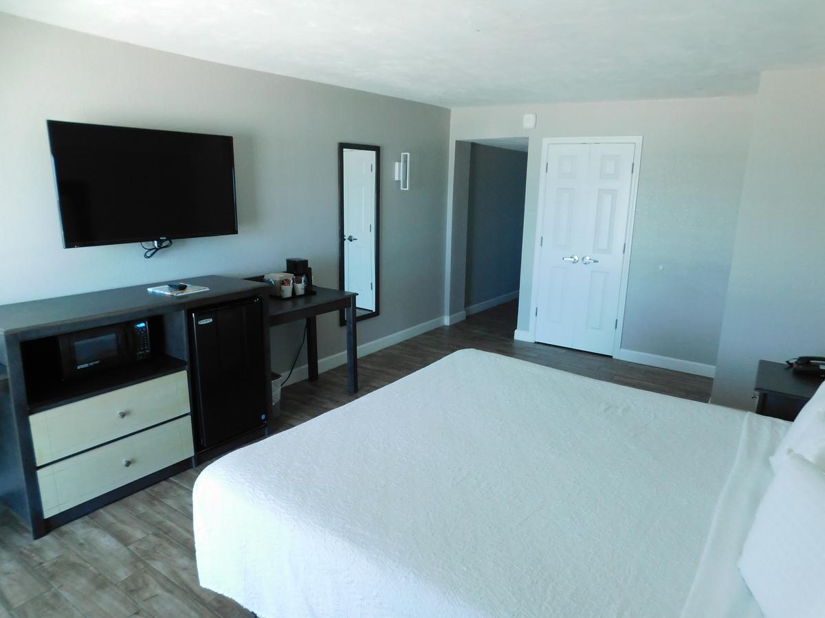 Boardwalk Inn And Suites - thumb 22