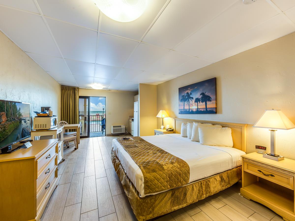 Beachside Hotel - thumb 43