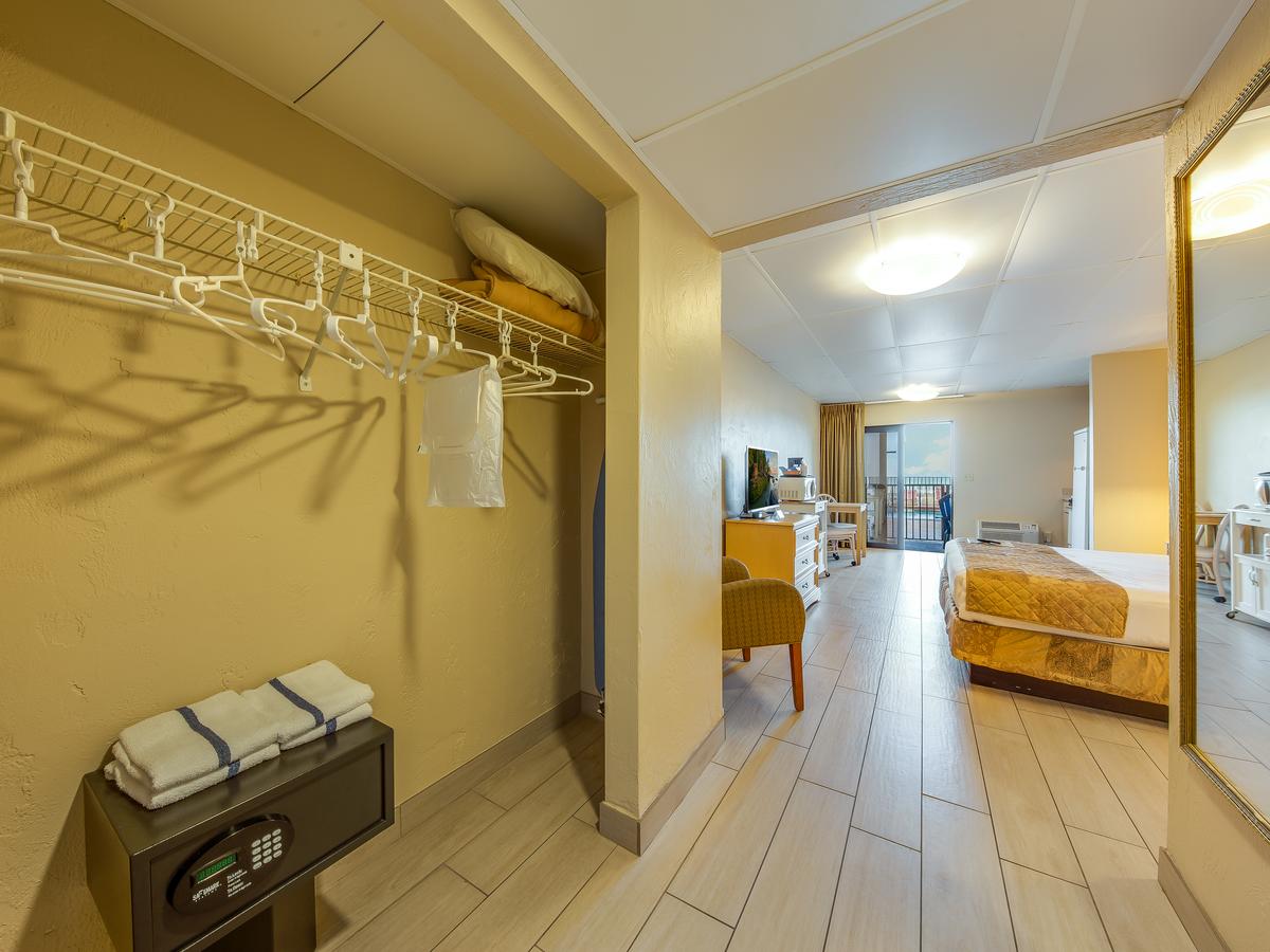 Beachside Hotel - thumb 34