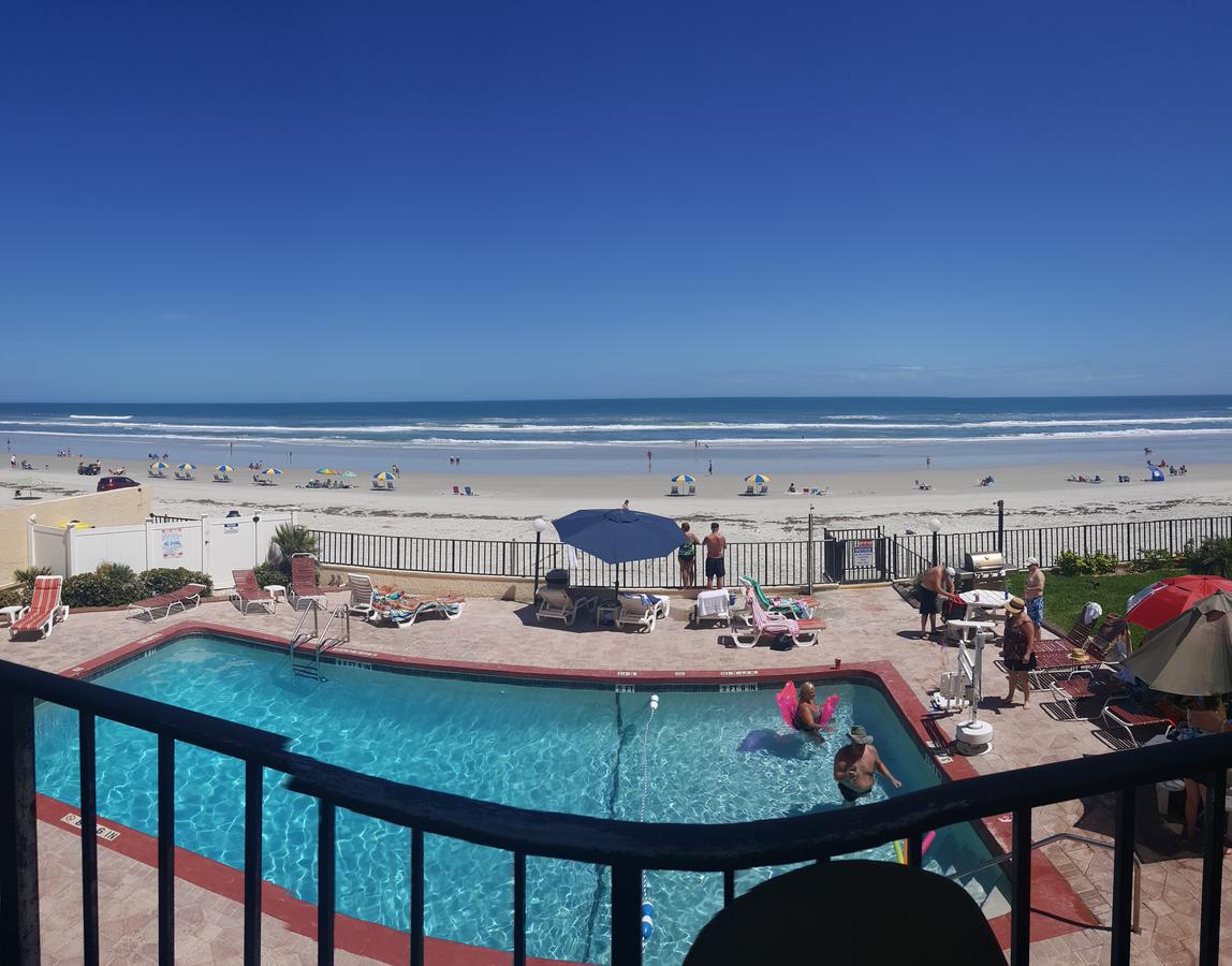Beachside Hotel - thumb 0