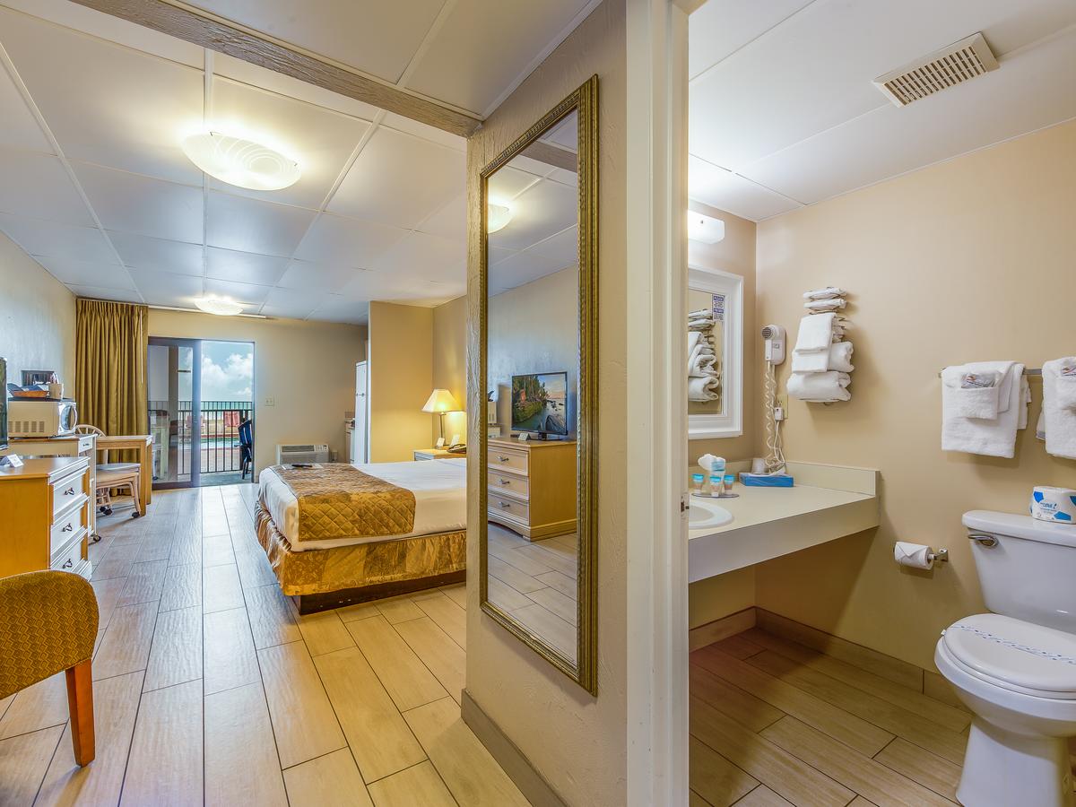 Beachside Hotel - thumb 33