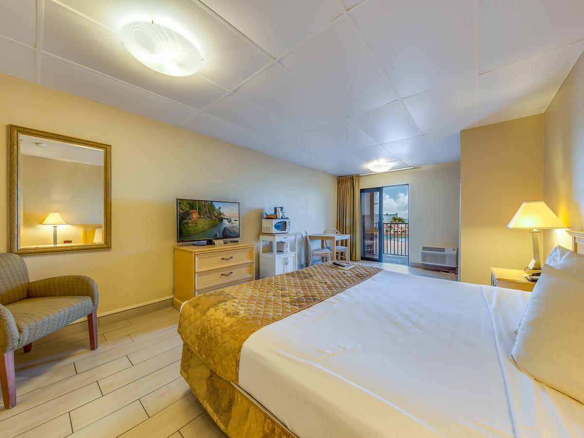Beachside Hotel - thumb 35