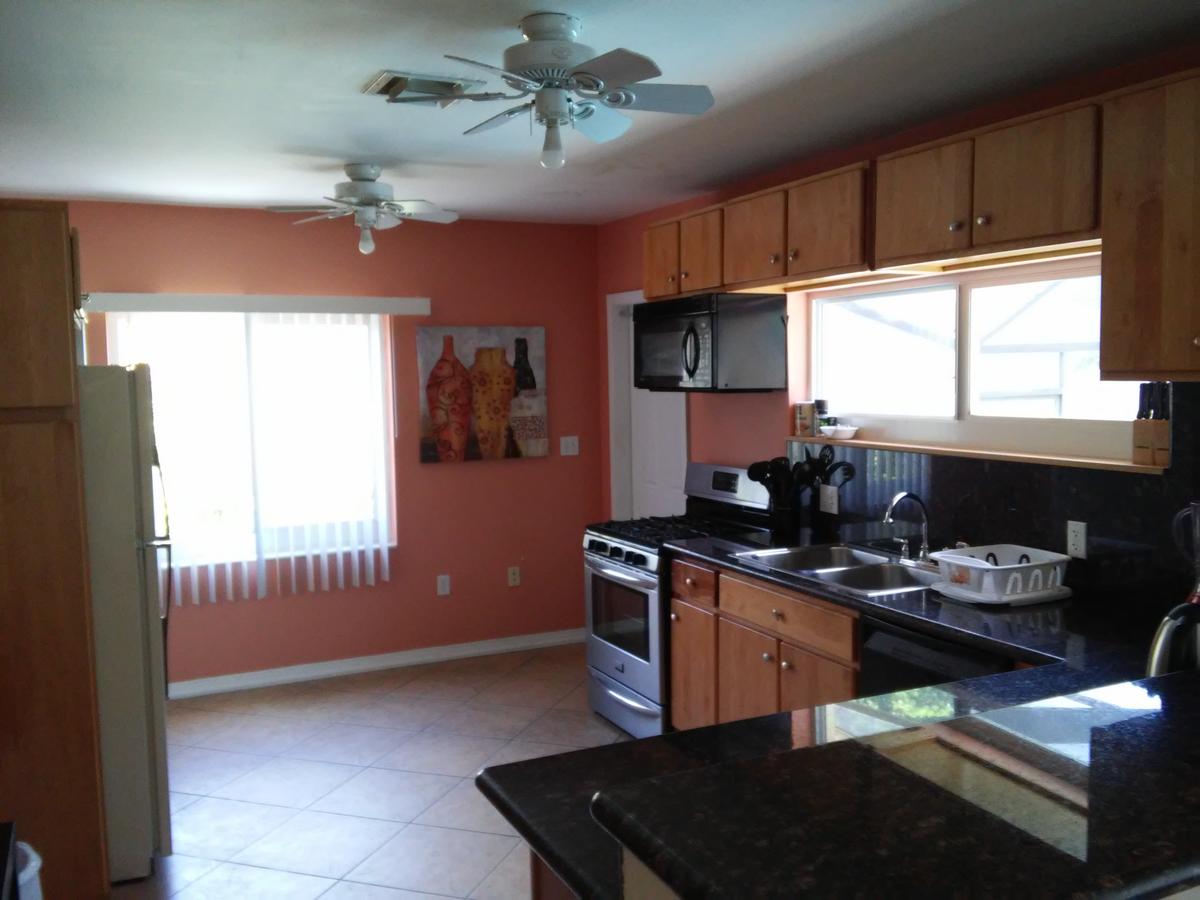 House With Pool - thumb 5