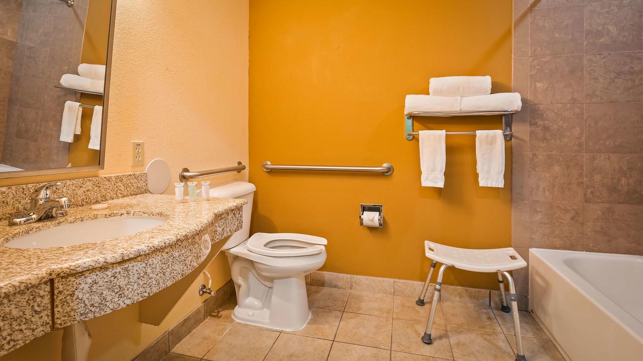 Best Western Plus Bradenton Gateway Hotel - thumb 16