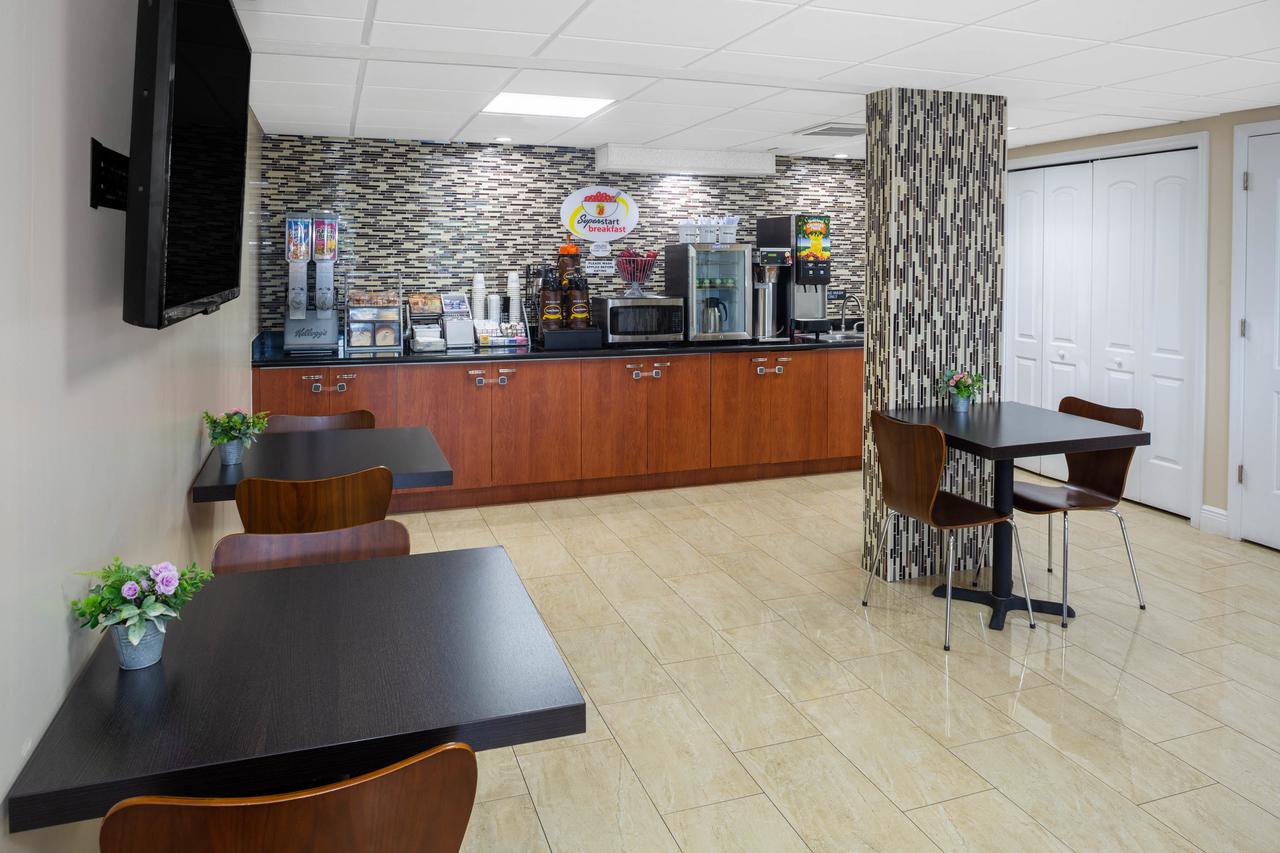 Super 8 By Wyndham Bradenton Sarasota Area - thumb 3