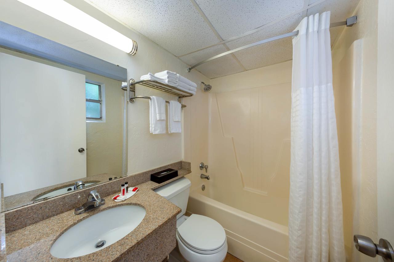 Super 8 By Wyndham Bradenton Sarasota Area - thumb 19