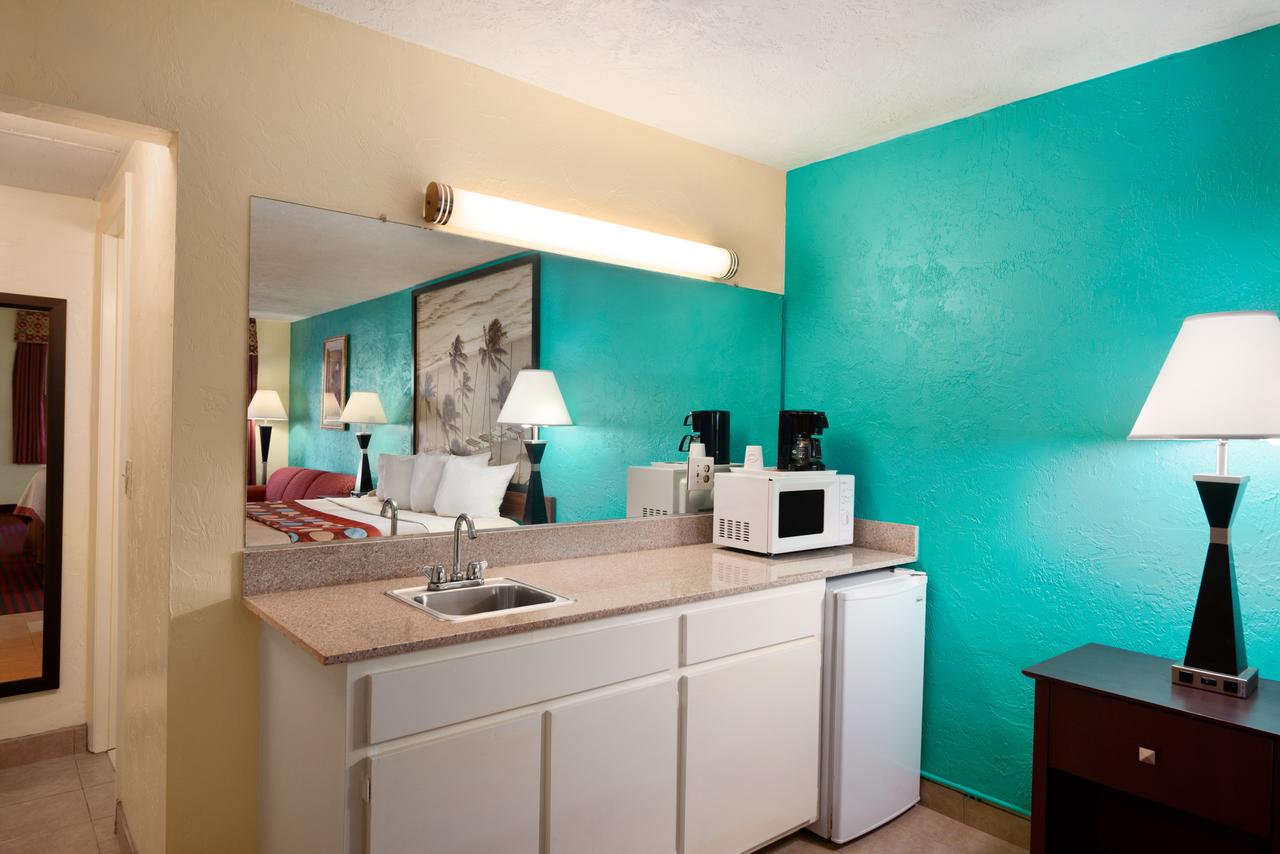 Super 8 By Wyndham Bradenton Sarasota Area - thumb 24