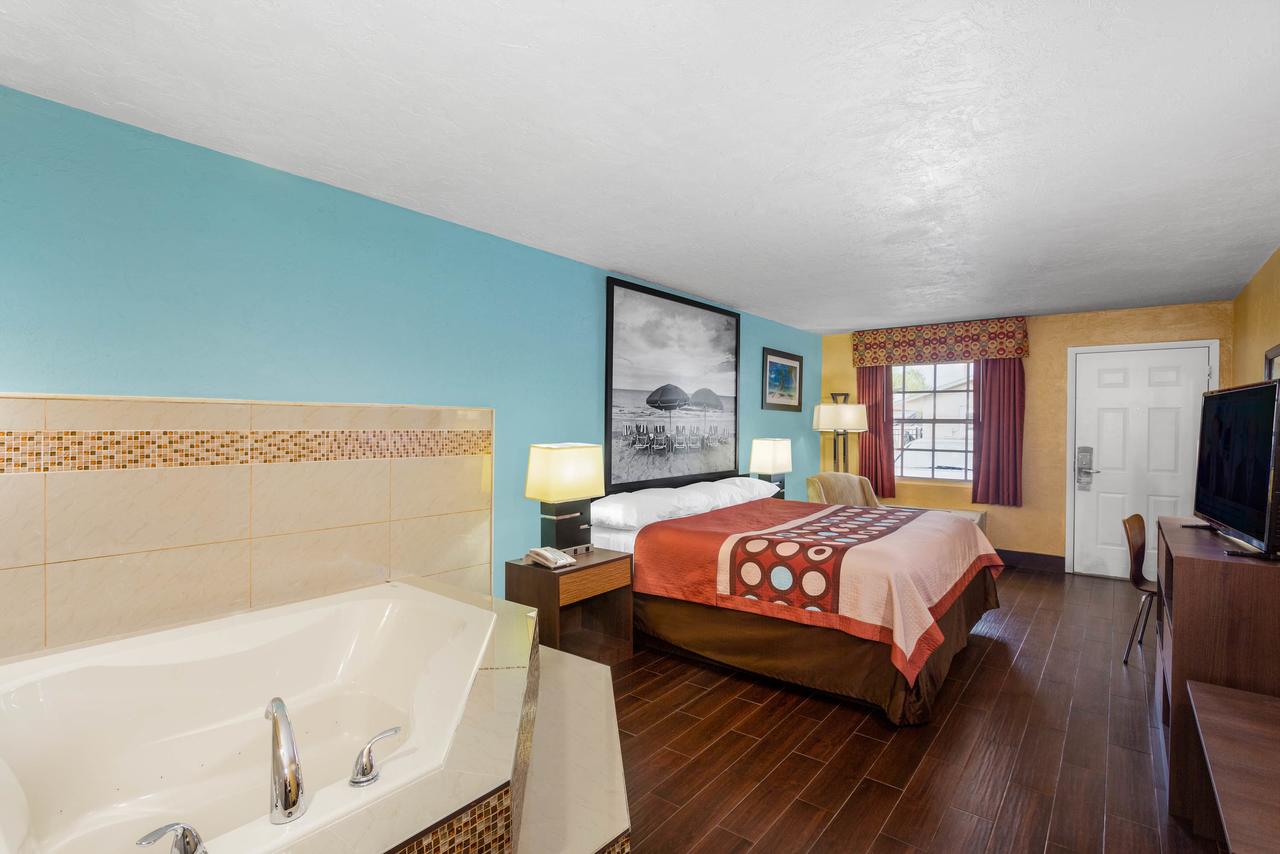 Super 8 By Wyndham Bradenton Sarasota Area - thumb 16