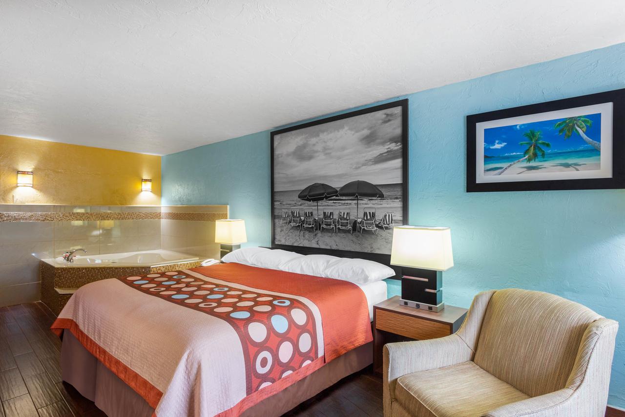 Super 8 By Wyndham Bradenton Sarasota Area - thumb 17