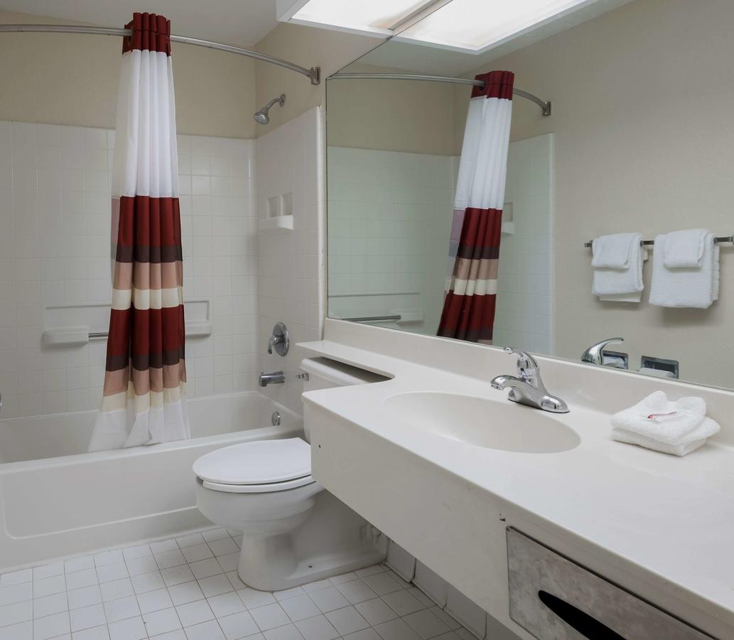 Red Roof Inn Ellenton - thumb 12