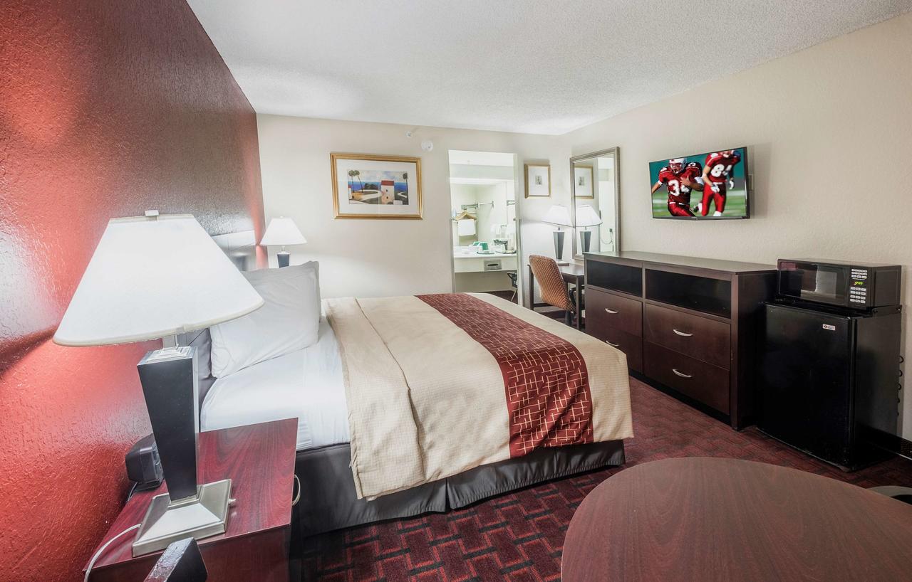 Red Roof Inn Ellenton - thumb 8