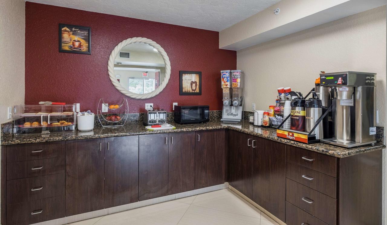 Red Roof Inn Ellenton - thumb 19