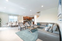 8 Bedroom Vacation Home with Pool 1851 Accommodation Los Angeles