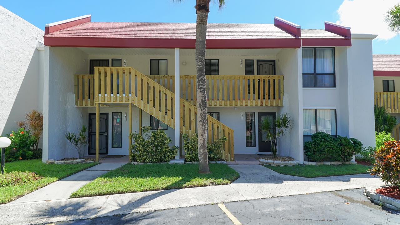 Runaway Bay Apartment 176 - thumb 5