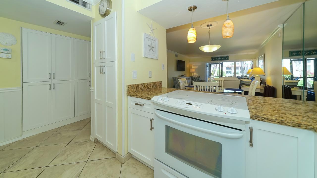 Runaway Bay Apartment 176 - thumb 9