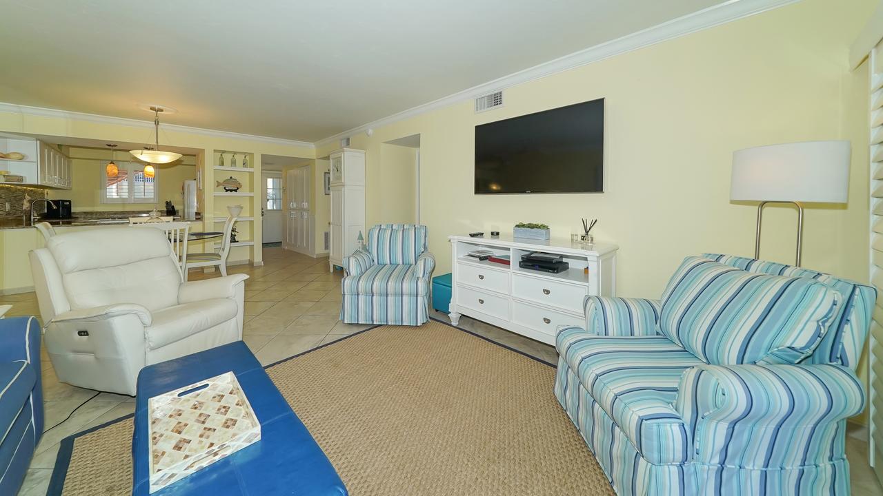 Runaway Bay Apartment 176 - thumb 17