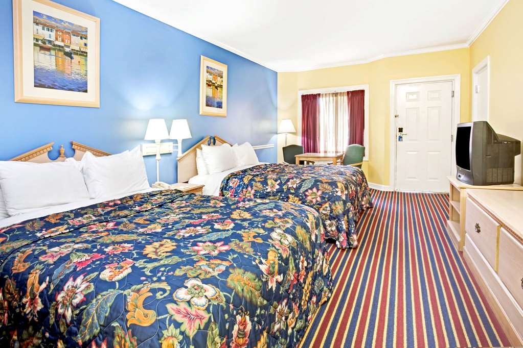 Days Inn Kingsland - thumb 6