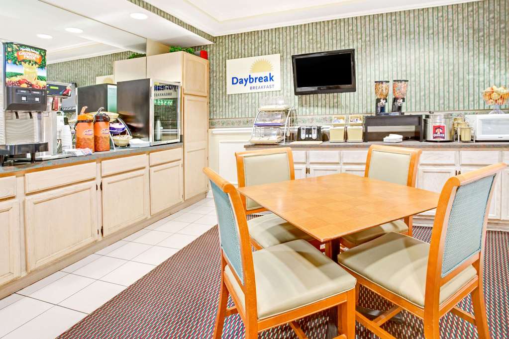 Days Inn Kingsland - thumb 16