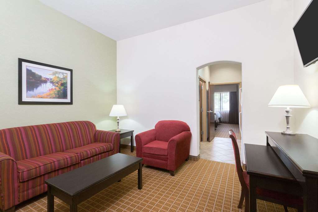 Hawthorn Suites By Wyndham Kingsland - thumb 11