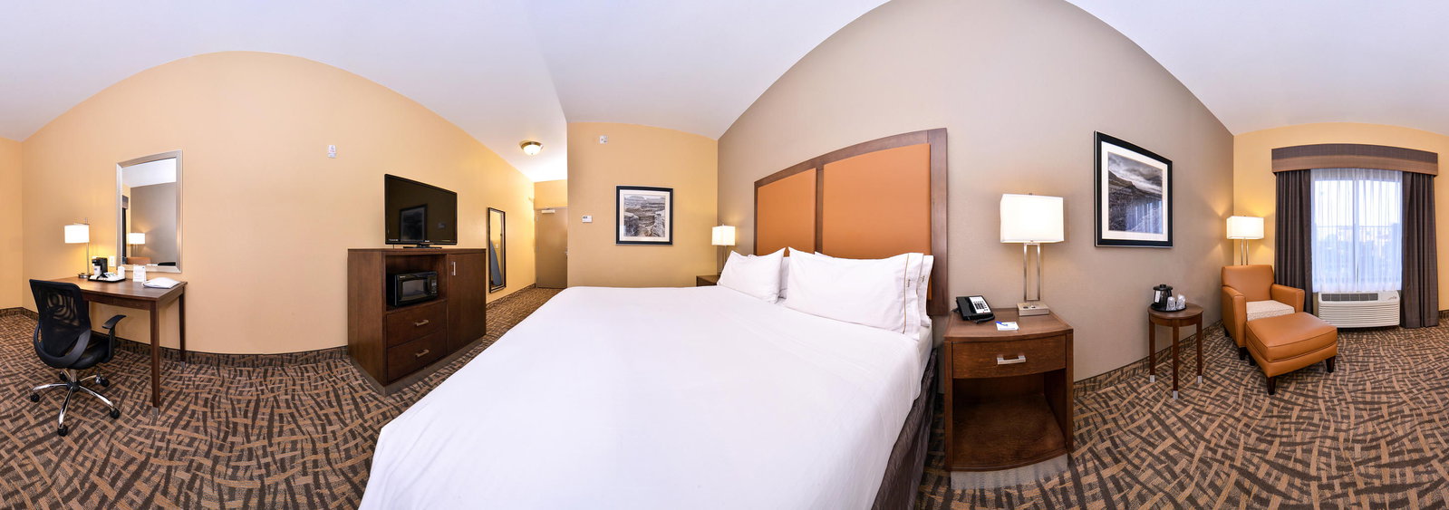Holiday Inn Express & Suites Page - thumb 7