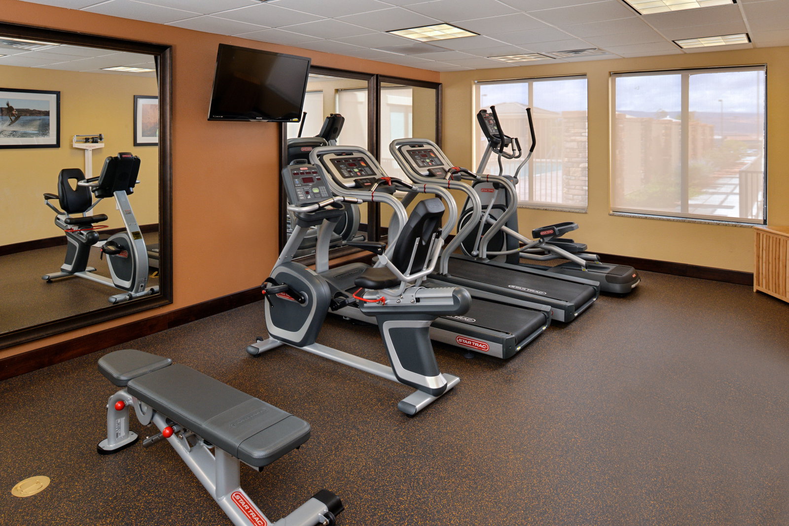 Holiday Inn Express & Suites Page - thumb 26