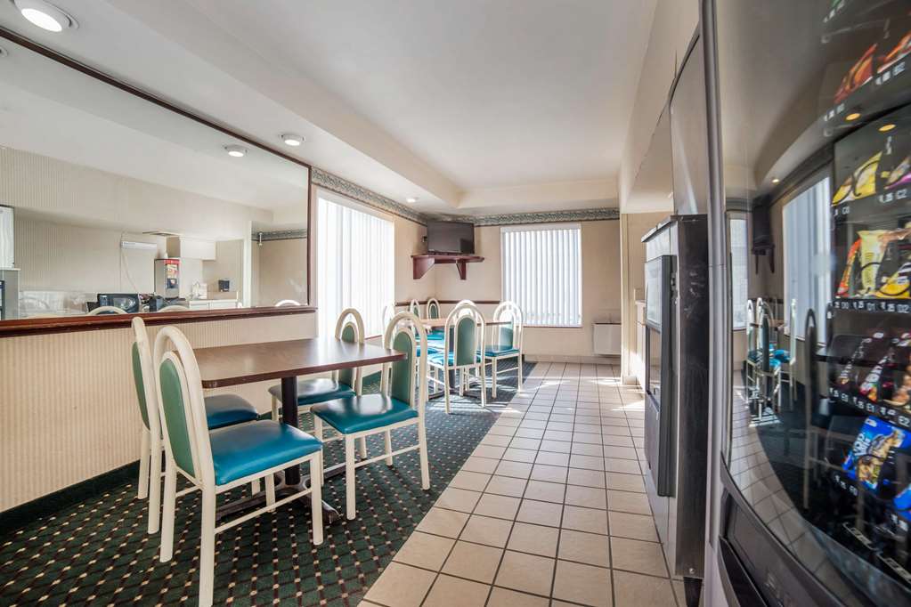 Rodeway Inn & Suites - thumb 16