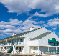 Super 8 by Wyndham Branson - Accommodation Los Angeles