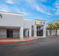 Super 8 by Wyndham Mobile I-65 - Accommodation Los Angeles