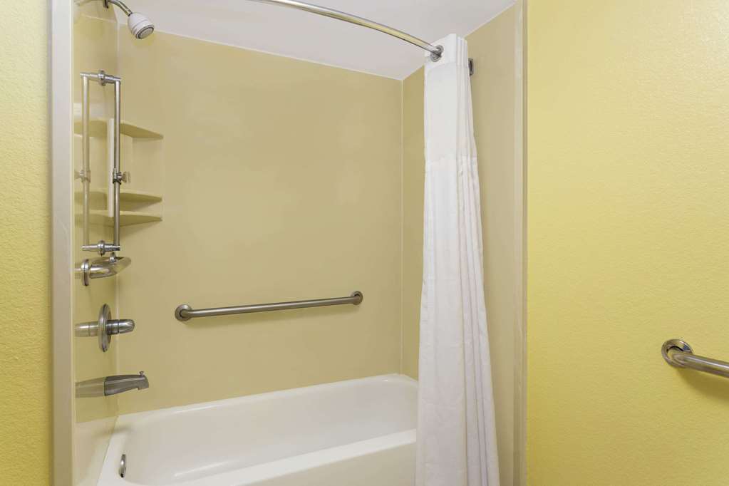 Baymont Inn/Stes Mobile/Tillmans Corner - thumb 6