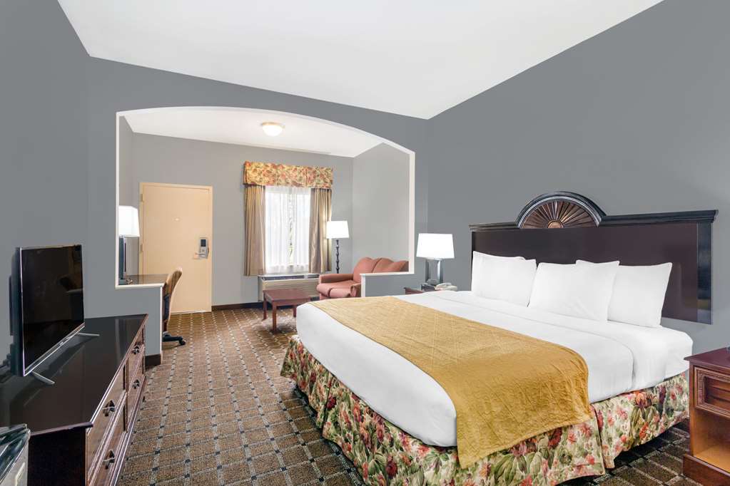 Baymont Inn/Stes Mobile/Tillmans Corner - thumb 7