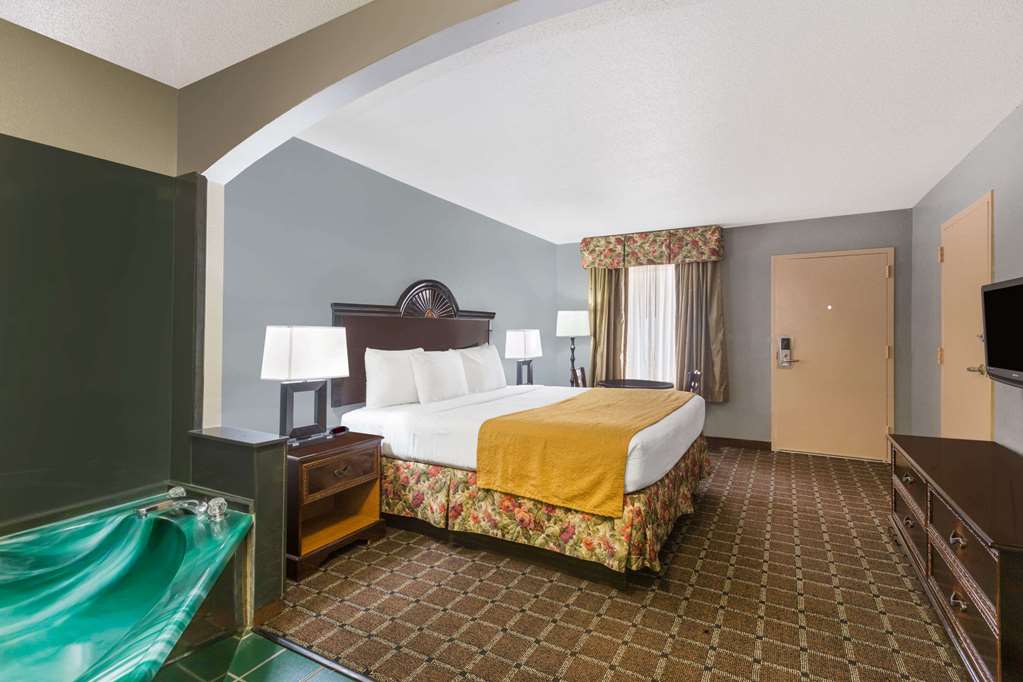 Baymont Inn/Stes Mobile/Tillmans Corner - thumb 12
