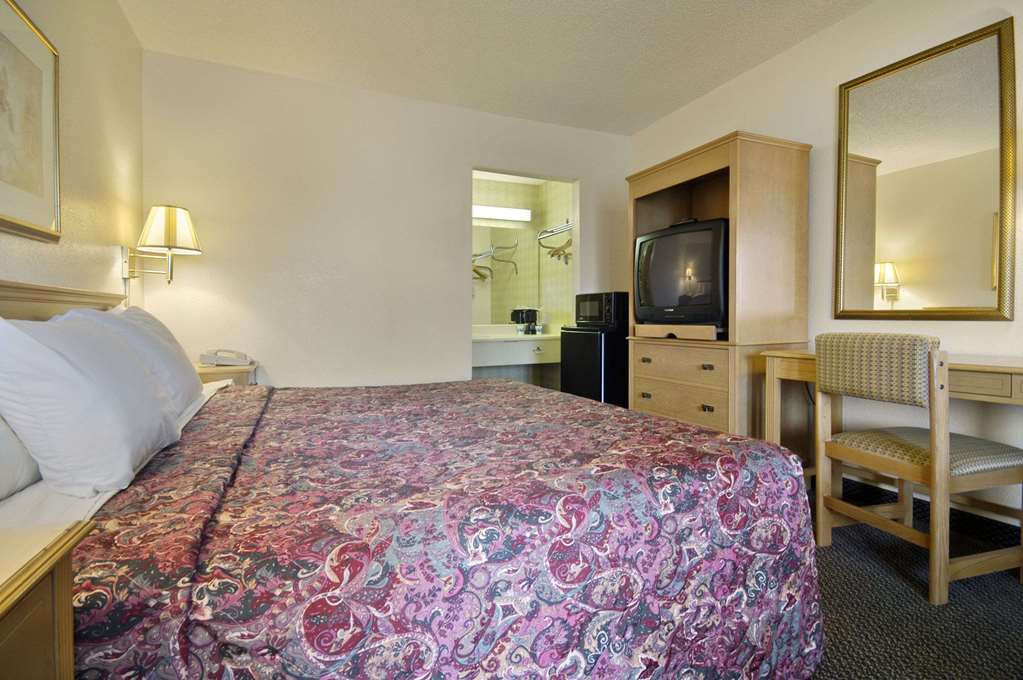 Days Inn & Suites By Wyndham Mobile - thumb 3