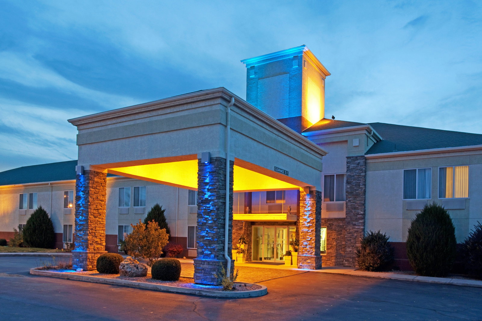 Holiday Inn Express - thumb 2