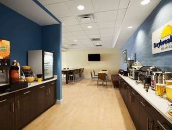 Days Inn & Suites Altoona - thumb 10