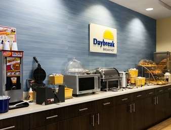 Days Inn & Suites Altoona - thumb 11