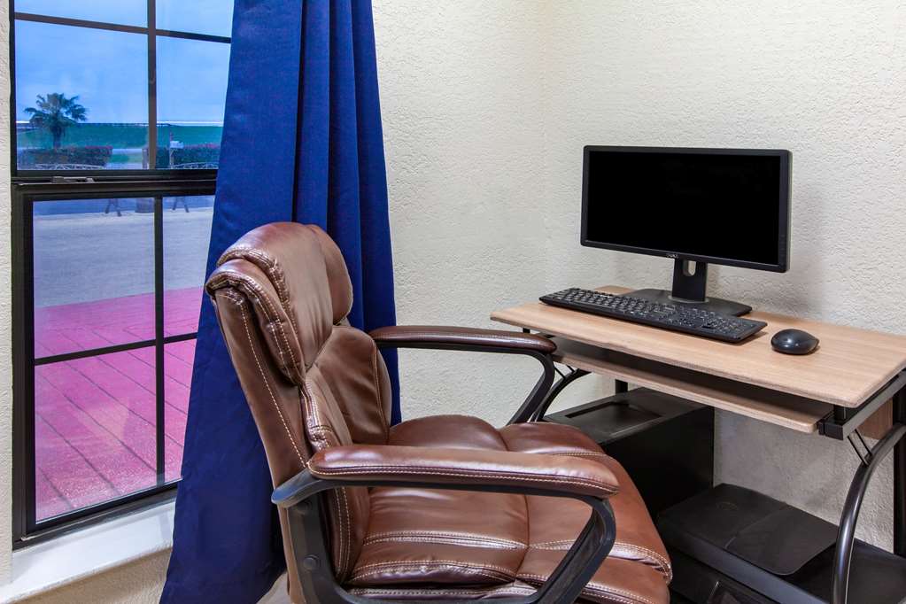 Days Inn & Suites Braunig Lake - thumb 15