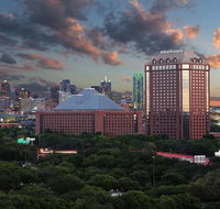 Hilton Anatole - Accommodation Los Angeles