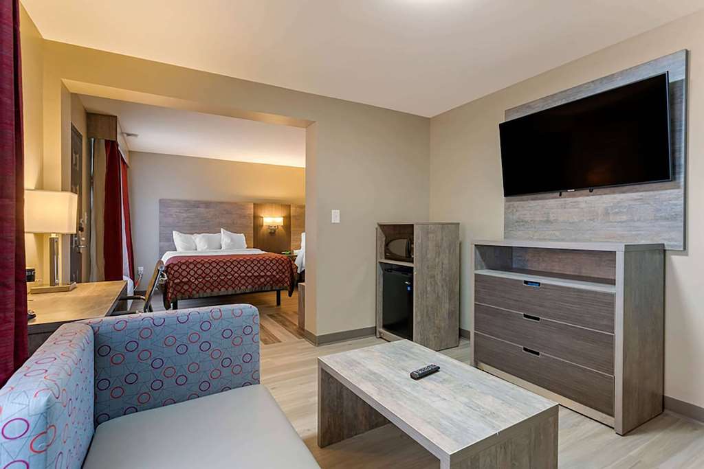 Days Inn & Suites By Wyndham - thumb 4