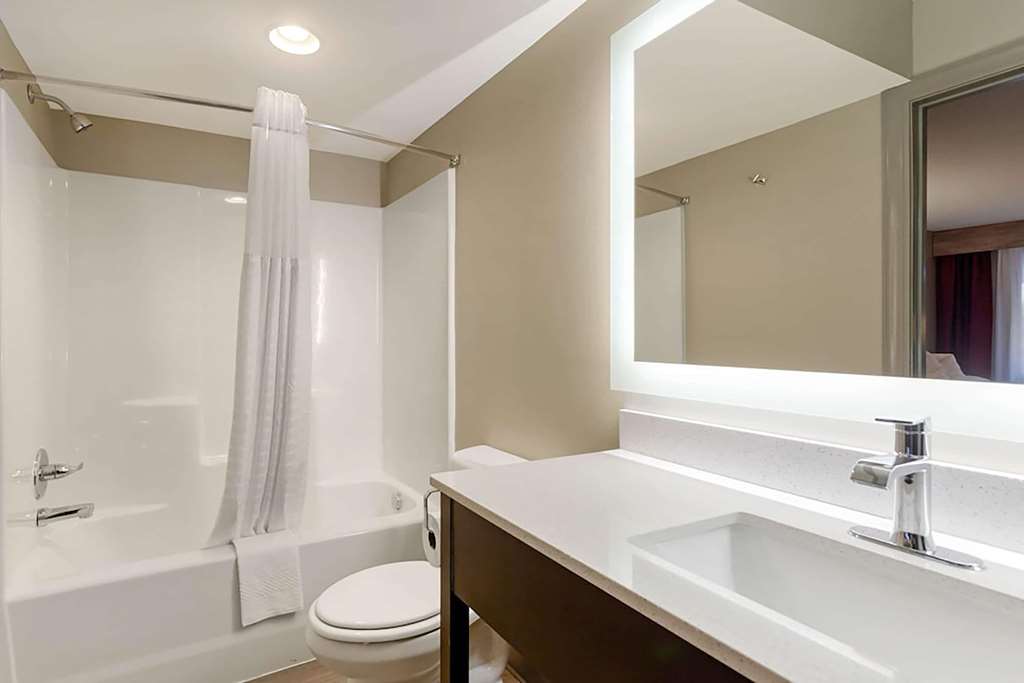 Days Inn & Suites By Wyndham - thumb 7