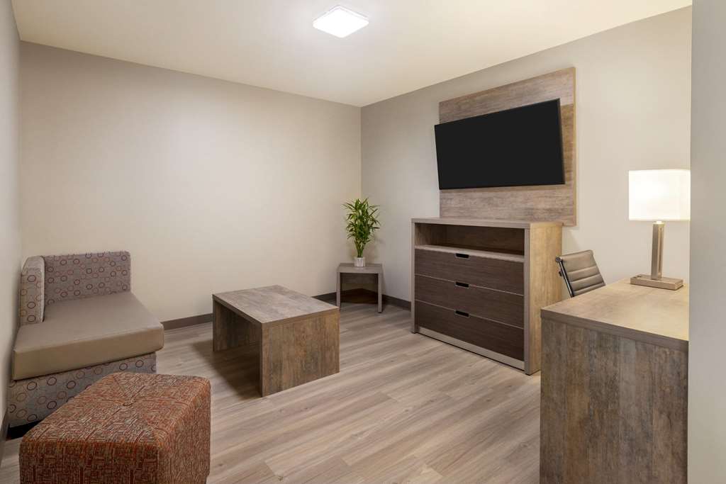 Days Inn & Suites By Wyndham - thumb 9