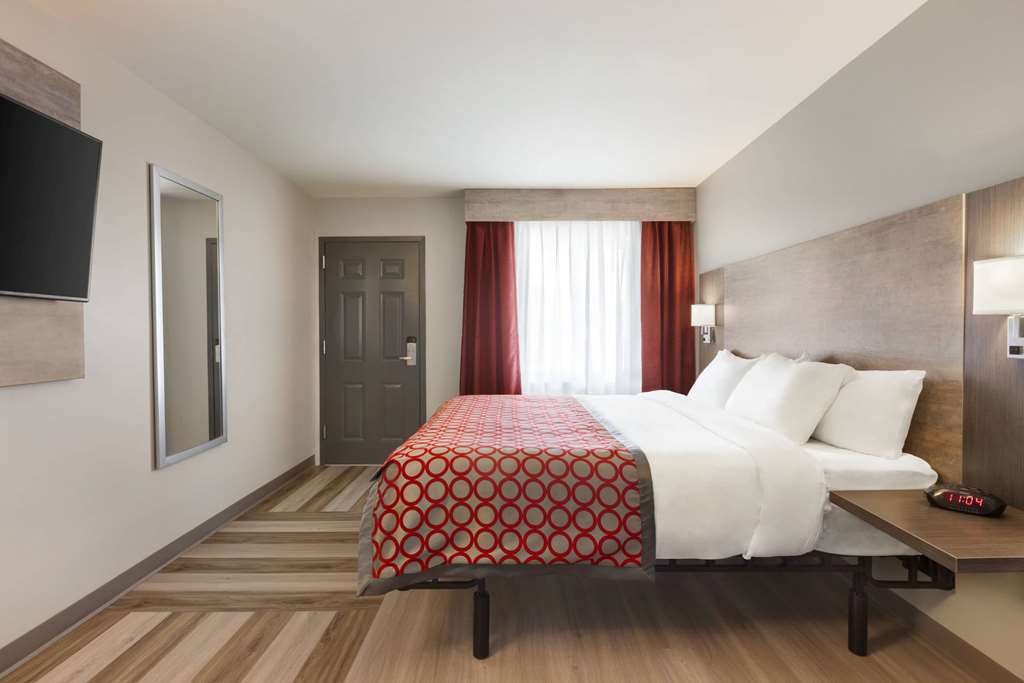 Days Inn & Suites By Wyndham - thumb 10