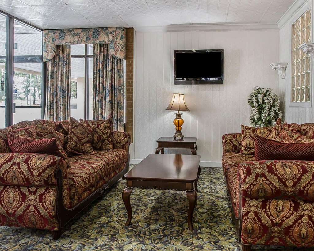 Econo Lodge Douglas - thumb 3