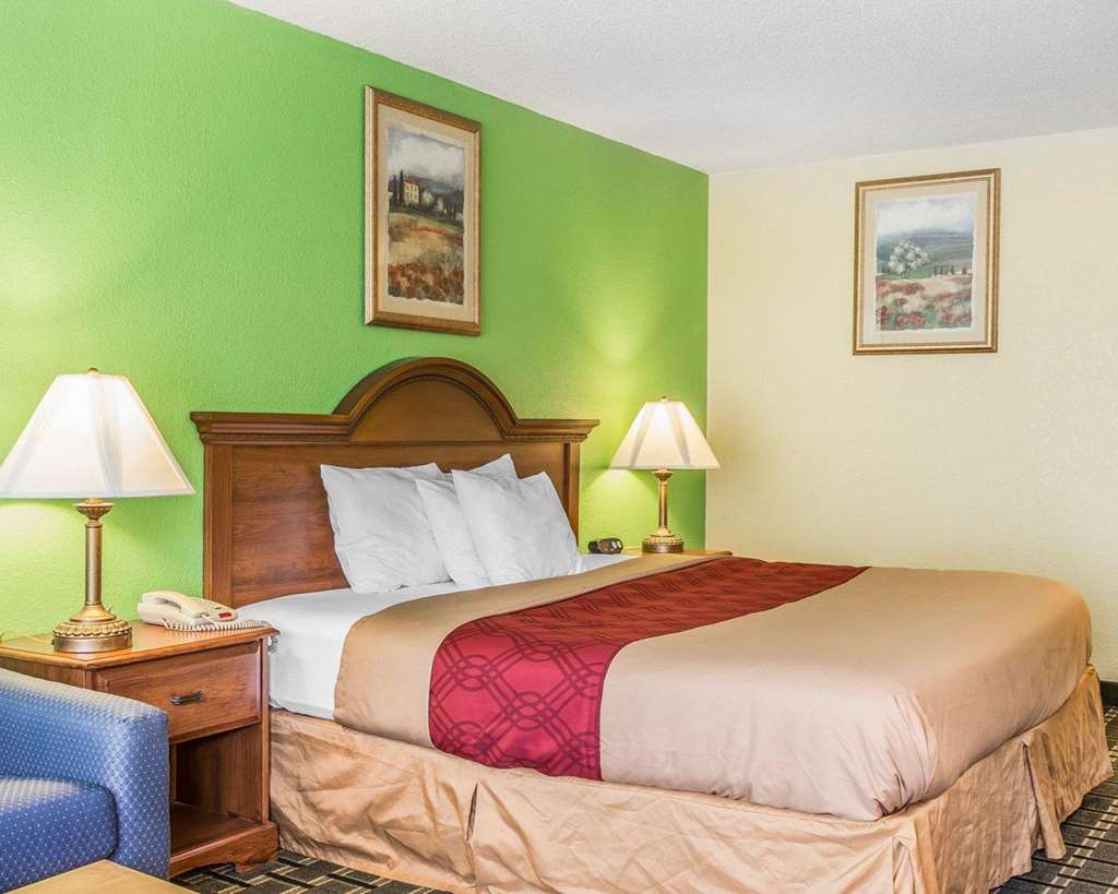 Econo Lodge Douglas - thumb 7