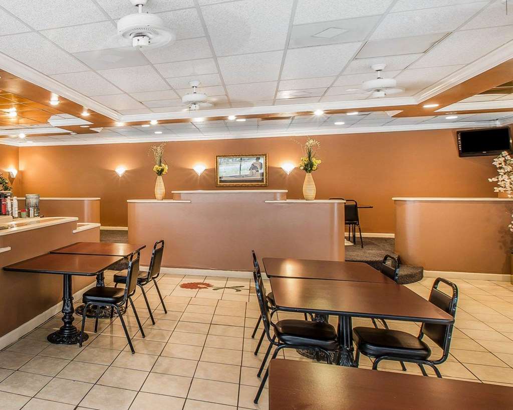 Econo Lodge Douglas - thumb 14